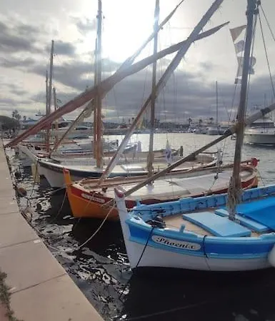 Sur Le Port